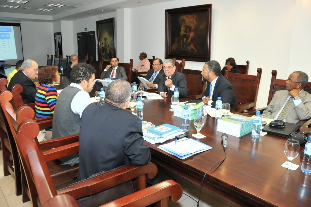 Amarante Baret satisface inquietudes de la Coalición por una Educación Digna sobre ejecución presupuestaria de MINERD